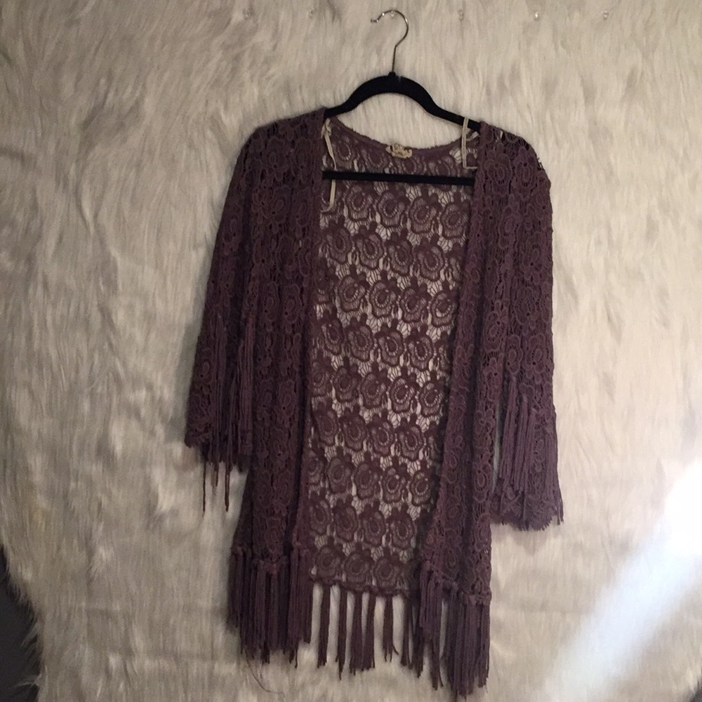 Gimmick layering flyaway